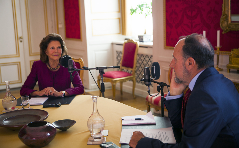 Bild på poddintervju med Drottning Silvia
